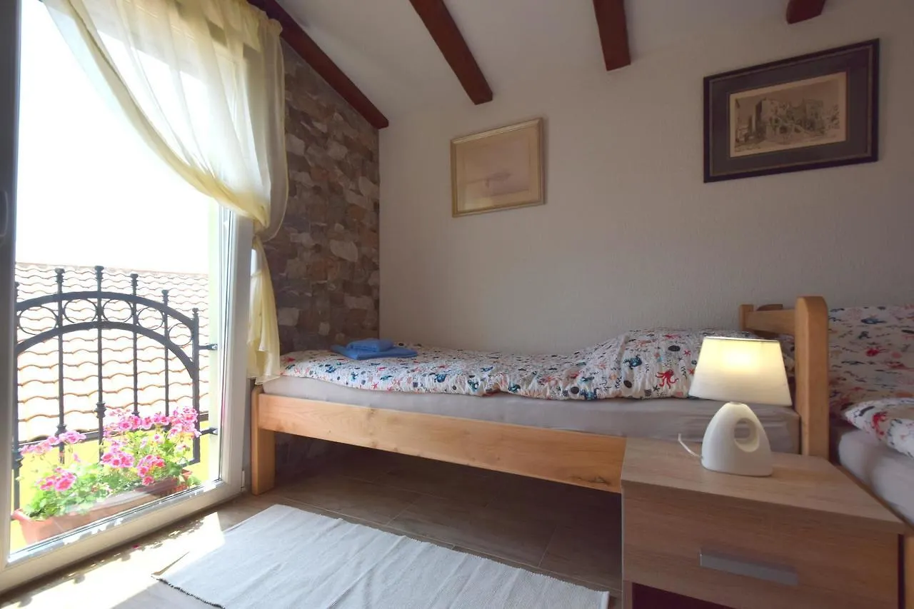 Apartments Neven Čižići كرواتيا