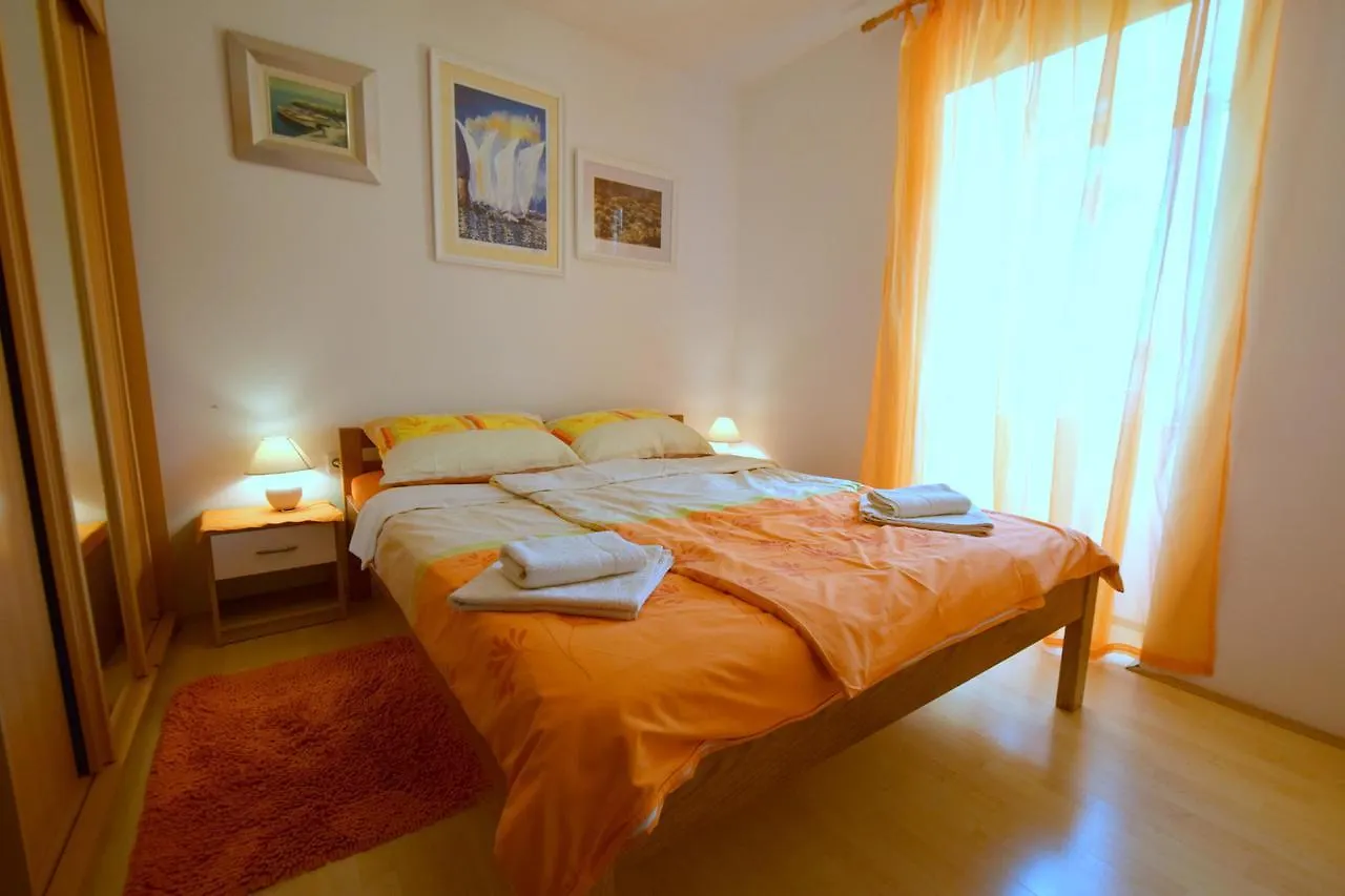 Apartments Neven Čižići كرواتيا