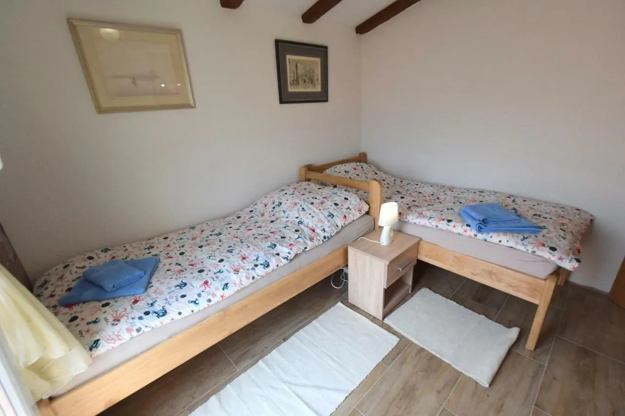 Apartments Neven Čižići كرواتيا