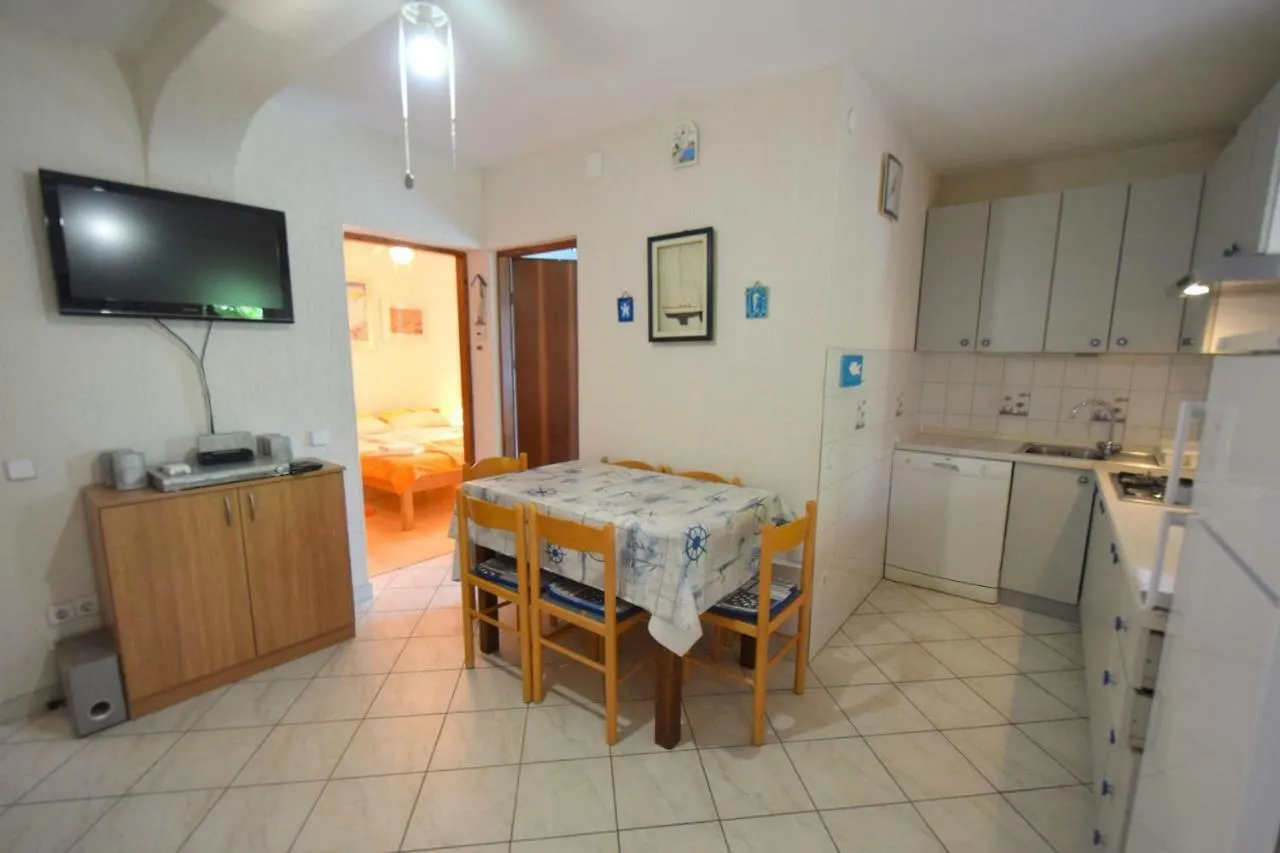 Apartments Neven Čižići كرواتيا