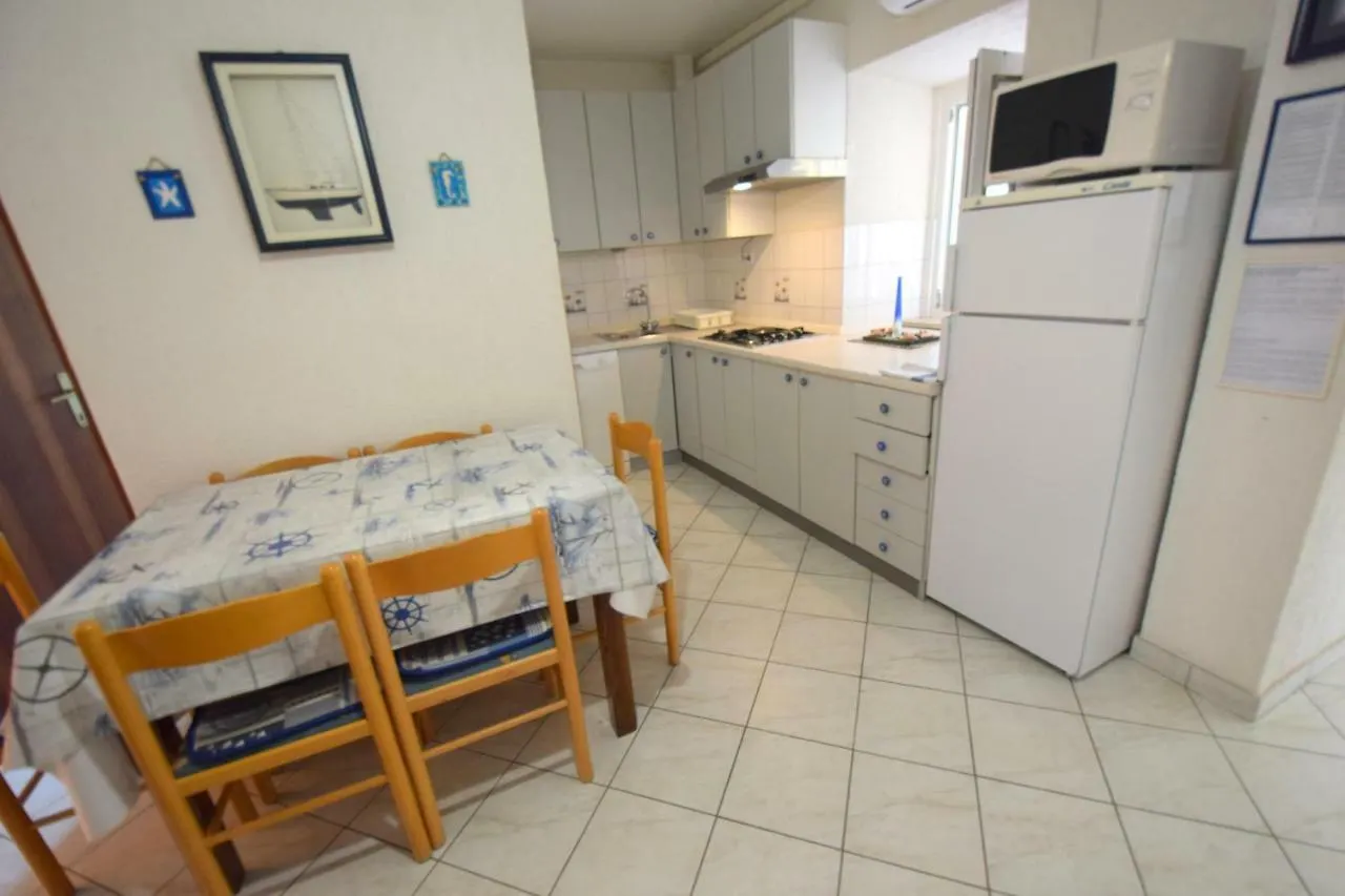 Apartments Neven Čižići كرواتيا